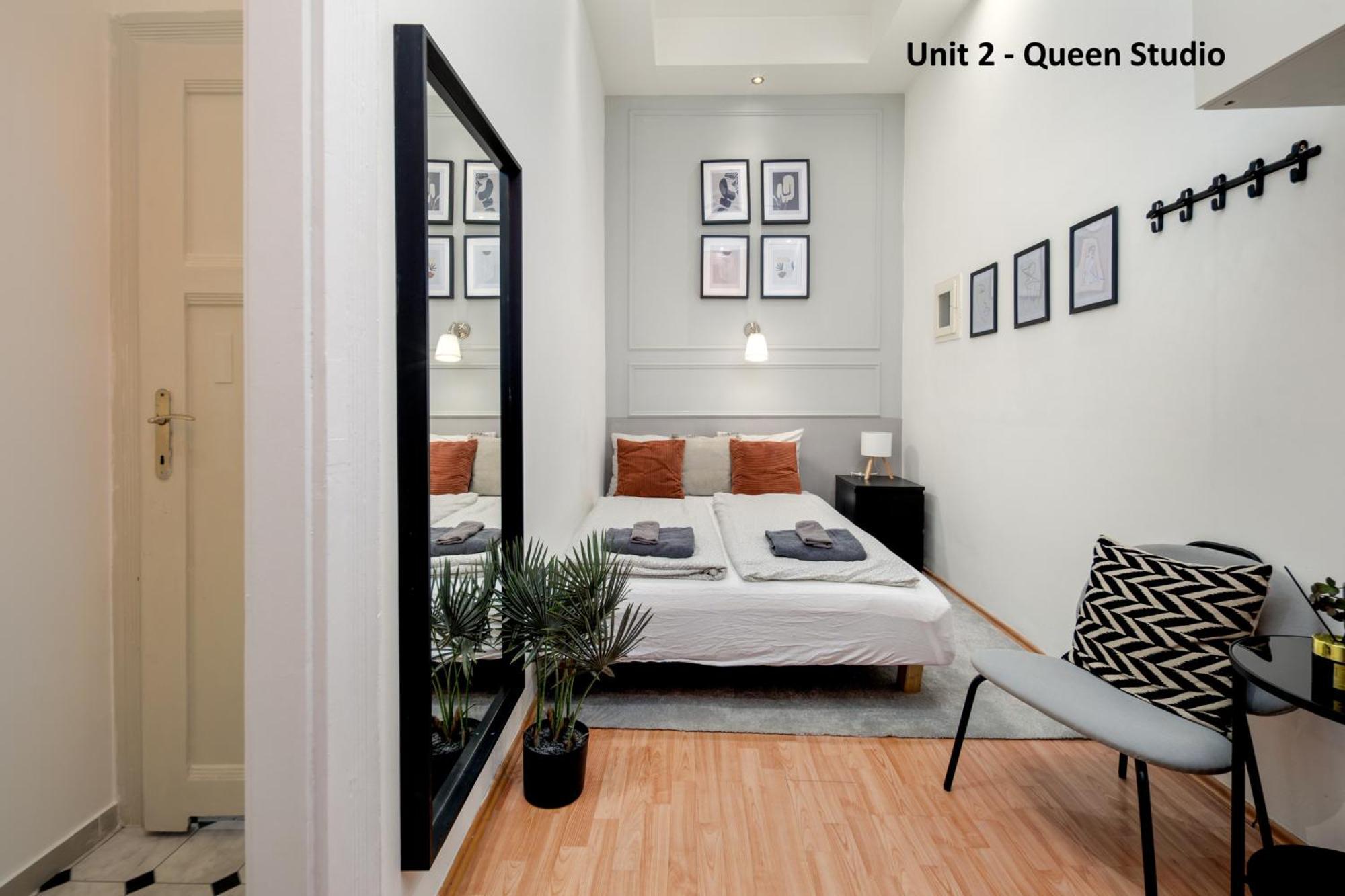 Kazincy Suites - 1Br Apt & Stylish Studio, Budapest